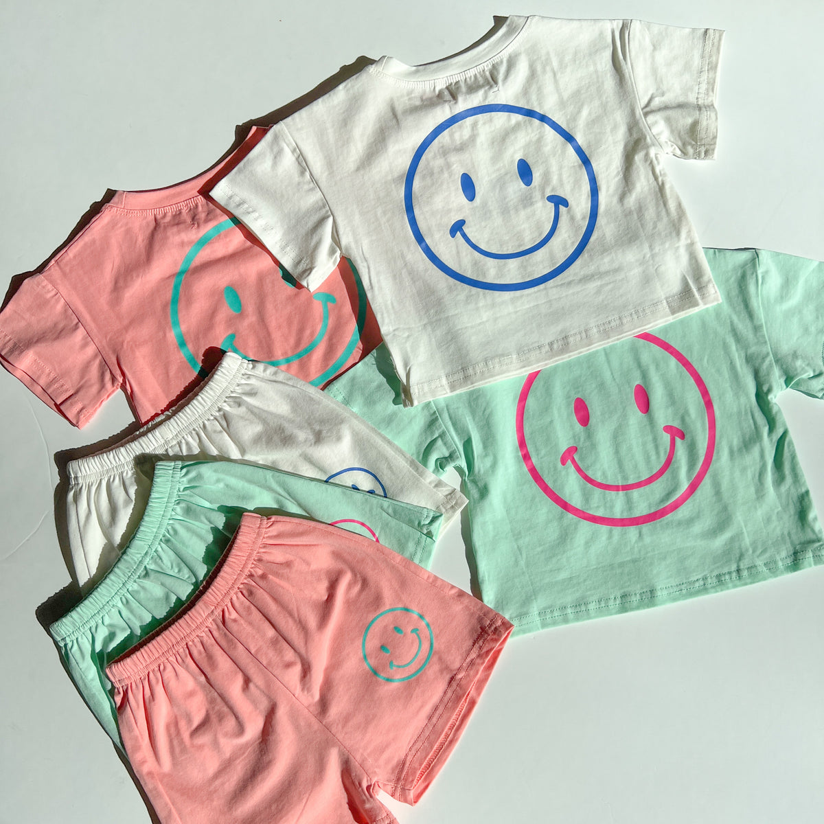 Hello Smiley Cups – Hello Apparel